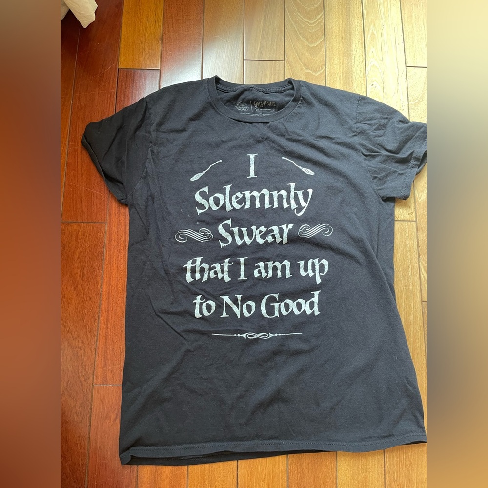 Wizarding World Harry Potter Woman’s Medium Tshirt